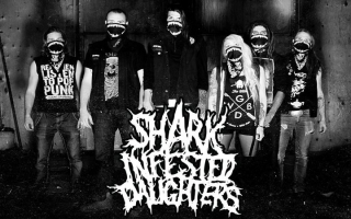 SHARK INFESTED DAUGHTERS (foto interpreta)