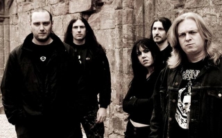 BOLT THROWER (foto interpreta)